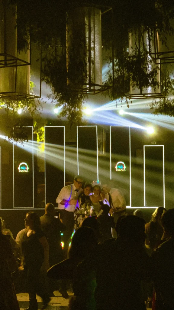 Casamiento de Daniel Brunetti y Belen Perez Party Poses